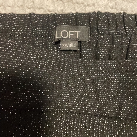 Loft XXL pull on ankle pant is black and silver. - Picture 3 of 4